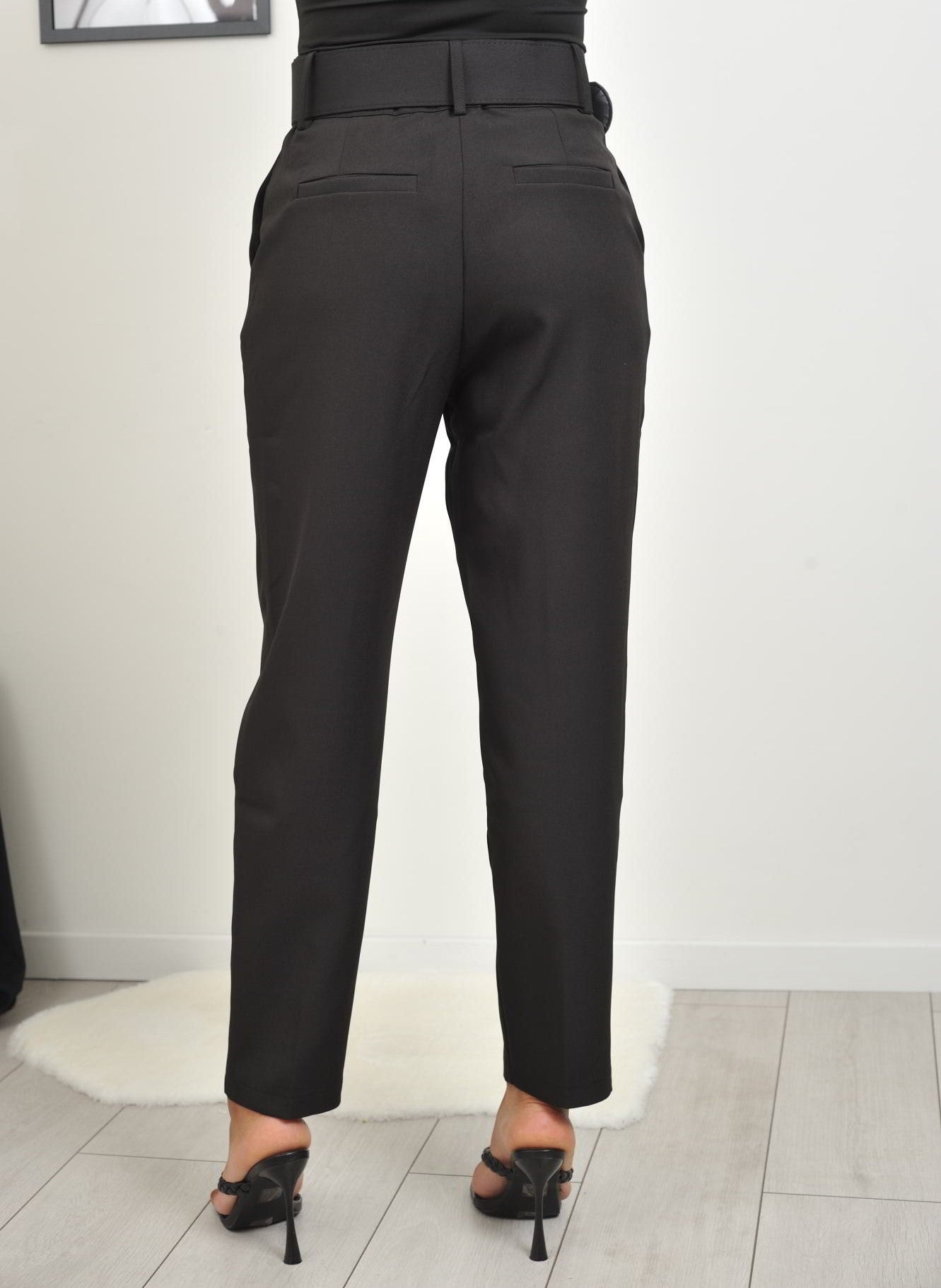 VIDIA Pantalon noir classique taille haute ceinturé