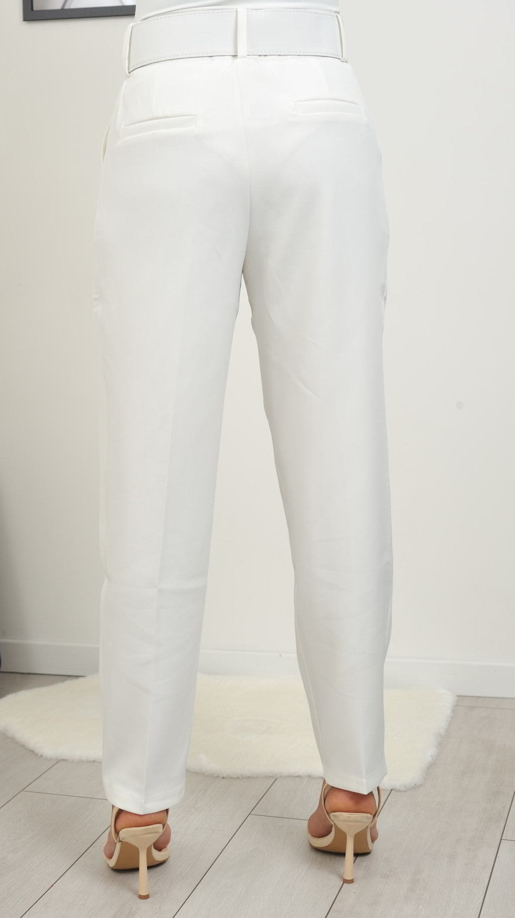 VIDIA Pantalon blanc classique taille haute ceinturé